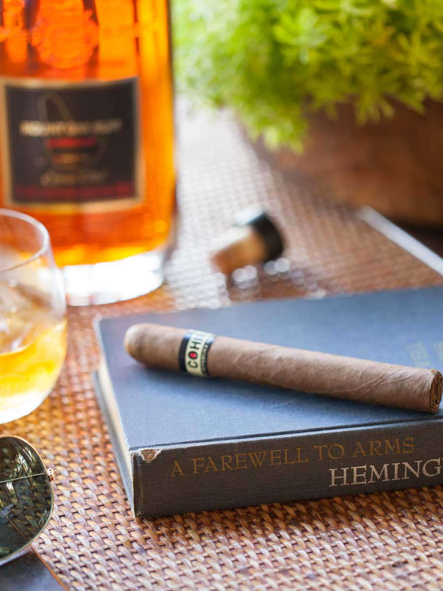 Book cigar and drink in Florida Keys